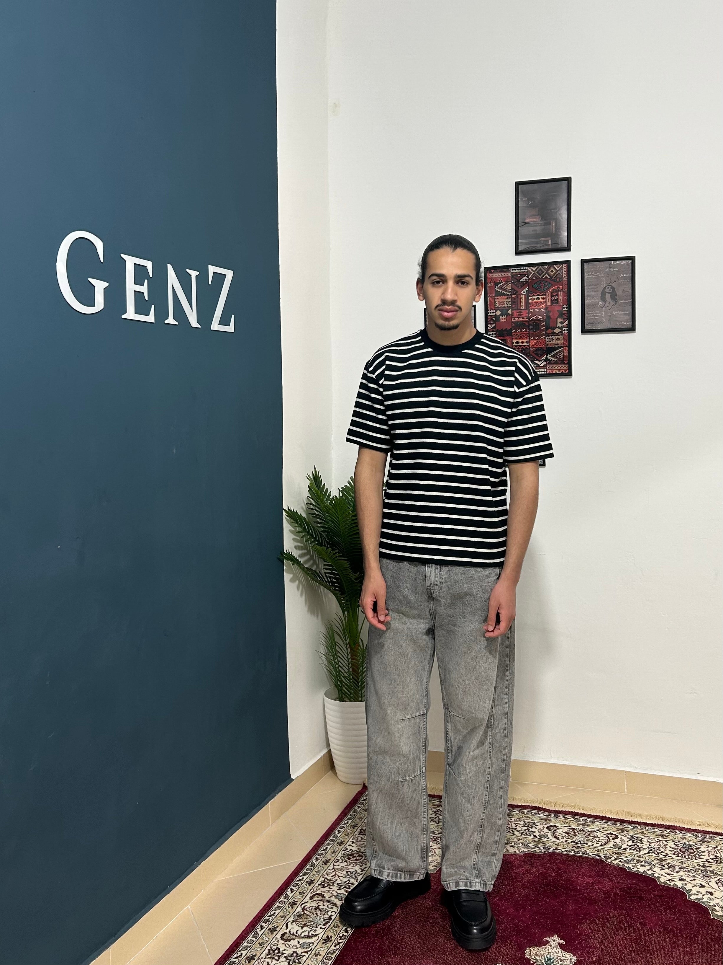 Black T-shirt withe white stripes