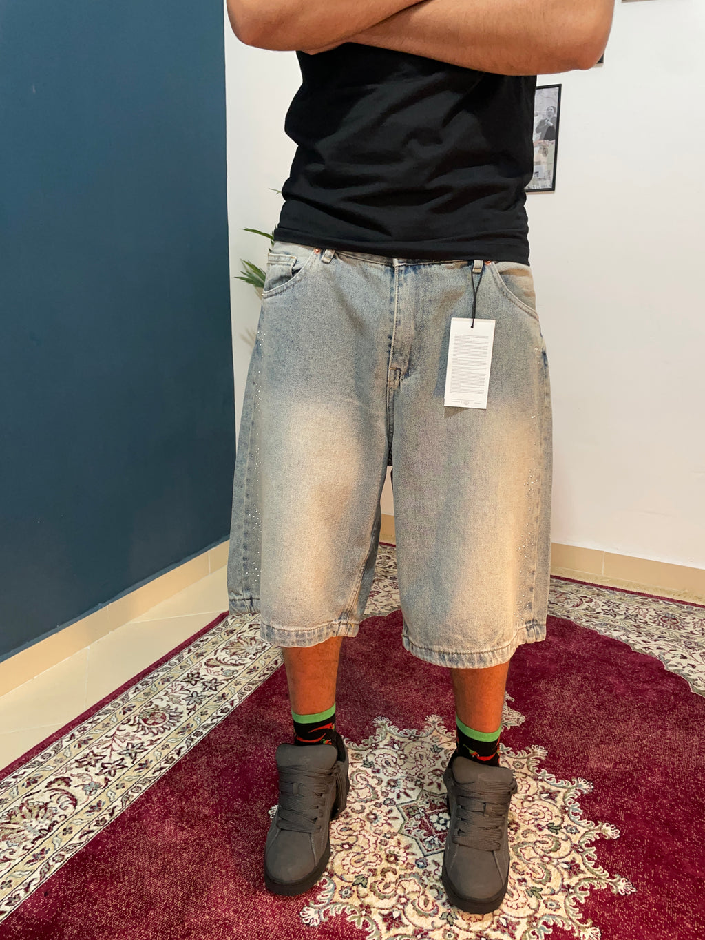 derty baggy shorts