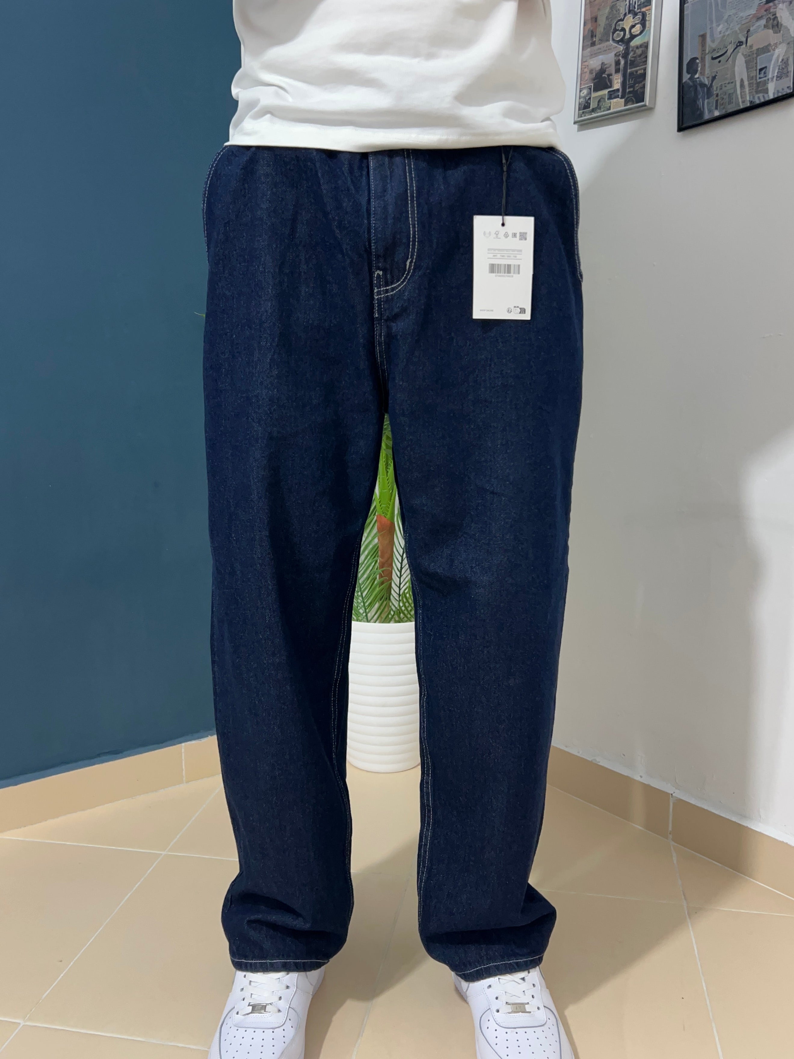 Raw denim jeans skater fit