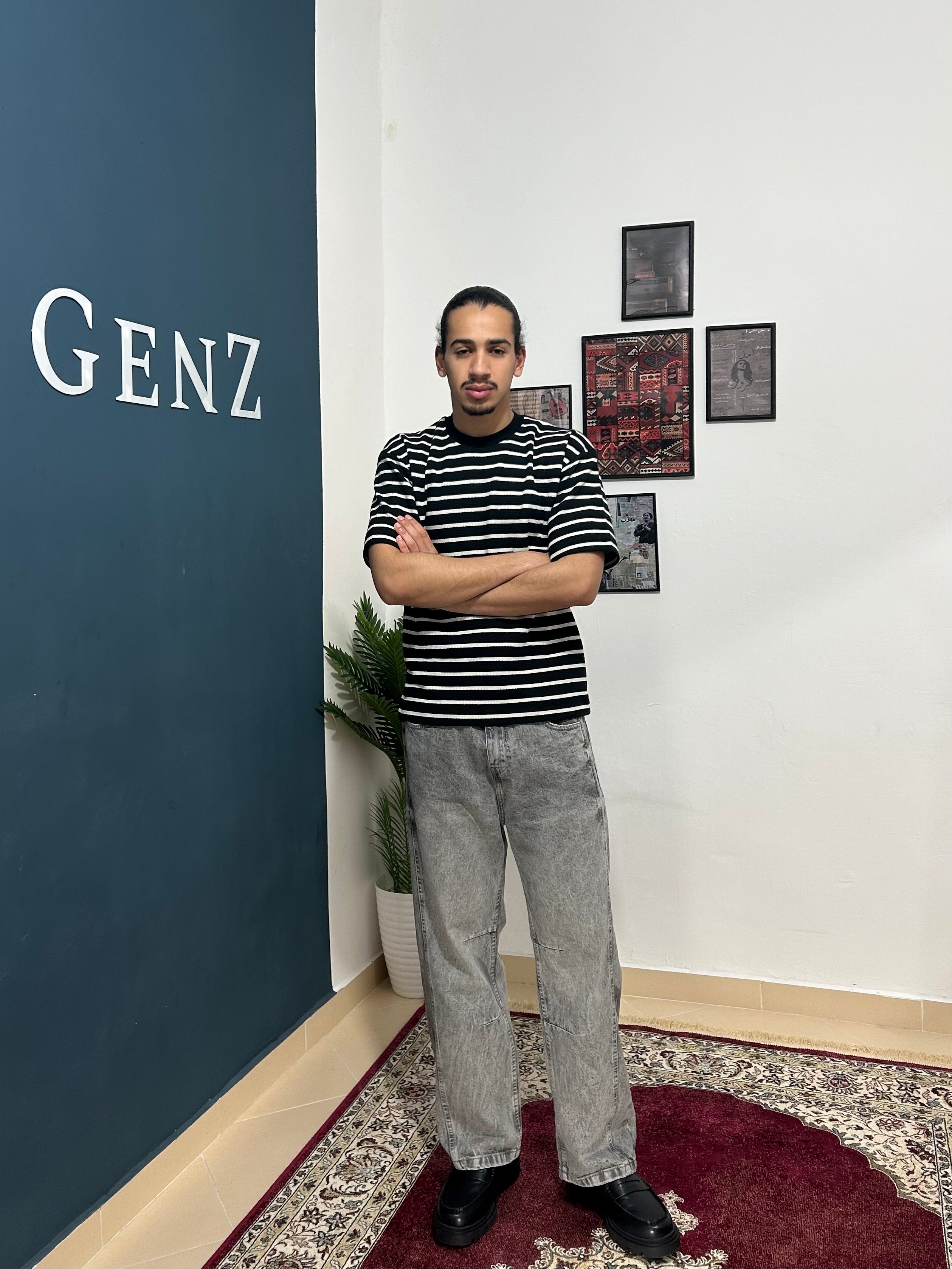 Black T-shirt withe white stripes