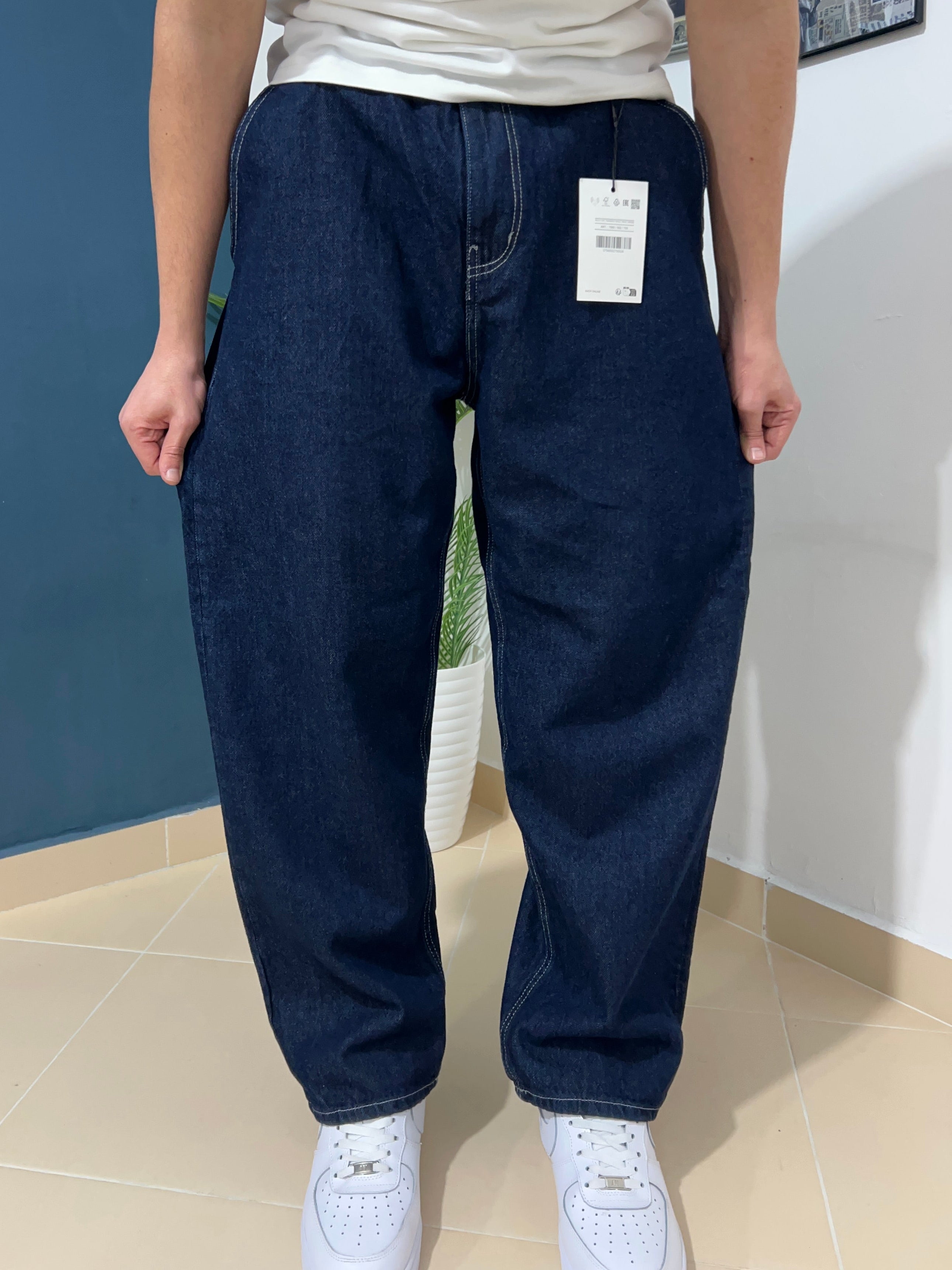 Raw denim jeans skater fit