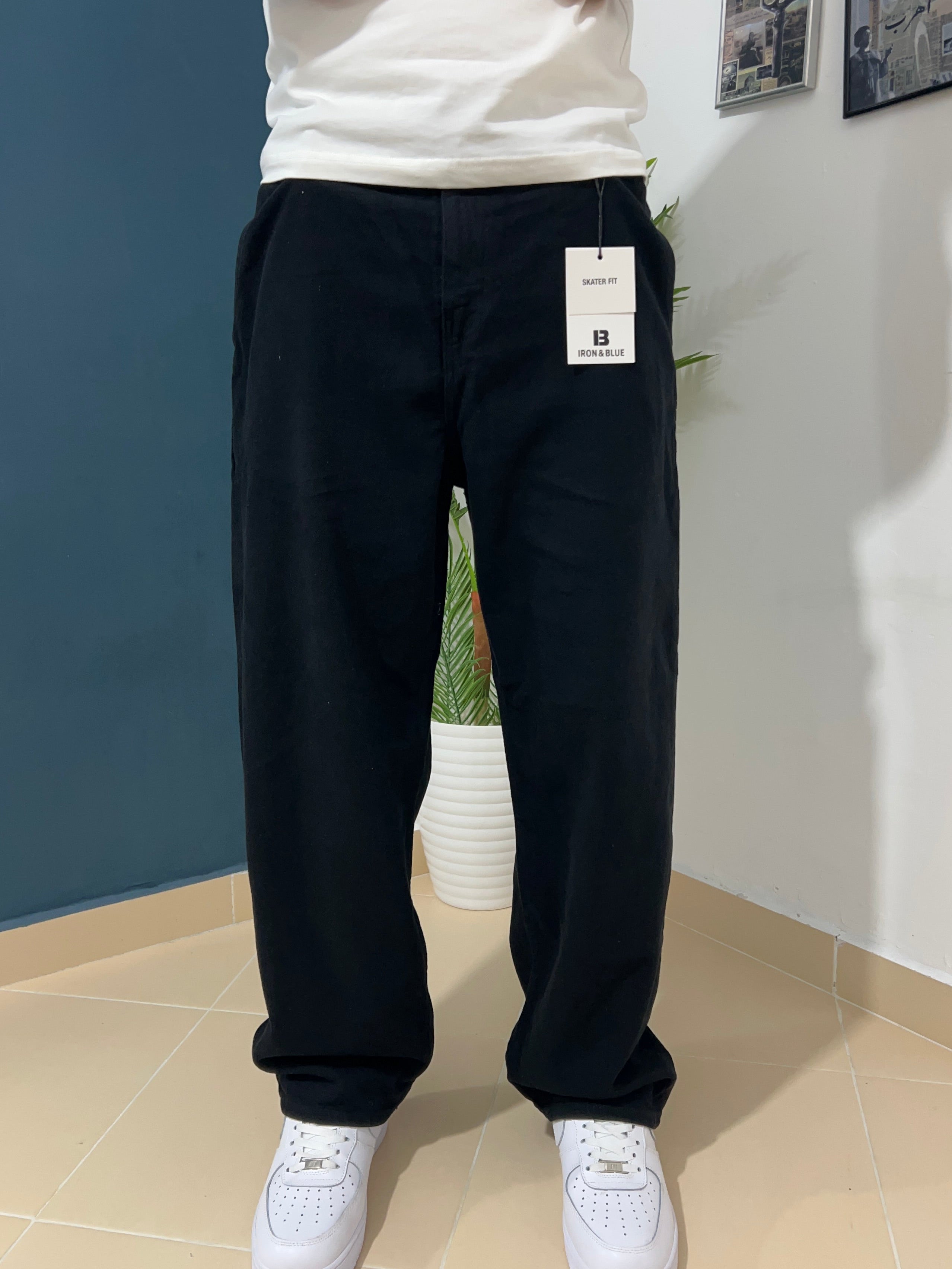 Black denim jeans skater fit