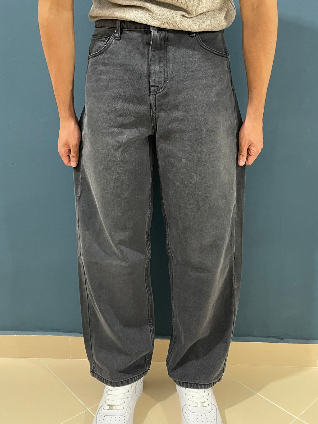 gray baggy jeans