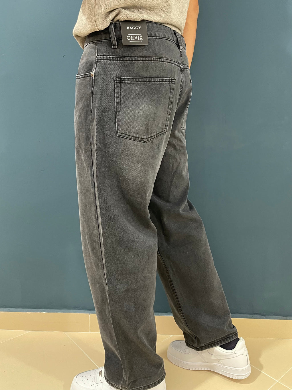 gray baggy jeans
