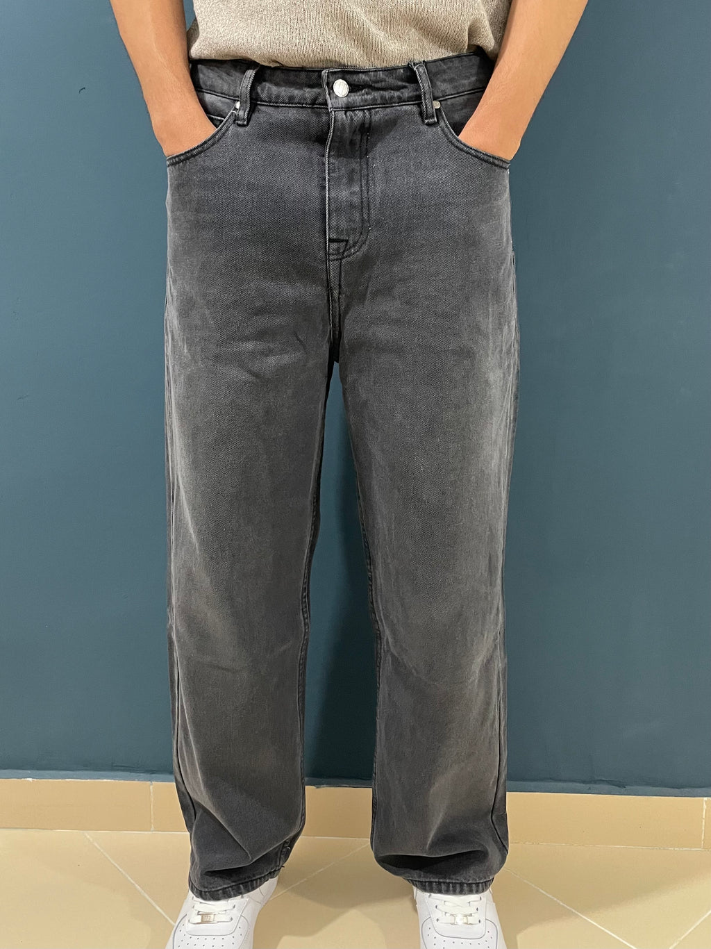 gray baggy jeans